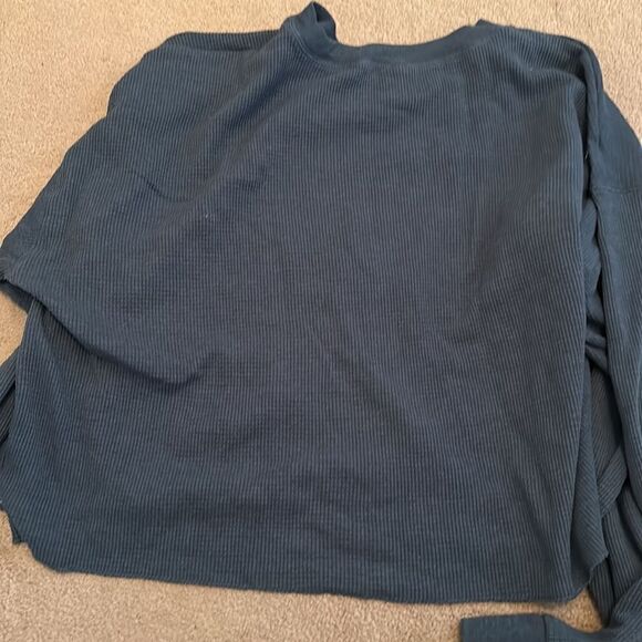 Aritzia New Blue Thermal 2XL - Picture 4 of 4
